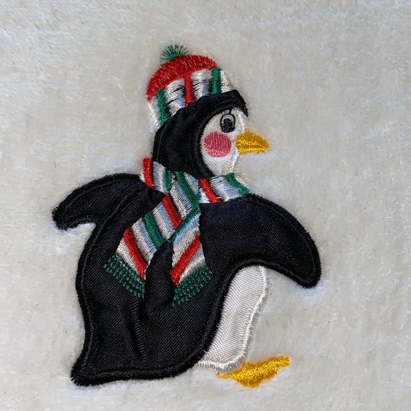 PENGUIN CHRISTMAS embroidered hand towel fingertip towel fringe edges NEW - Picture 2 of 6